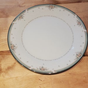 Greenbrier by Noritake, 10.60 inch Dinner or Chop Plate, Green Band, Florals, White Leaves, Made in the Philippines