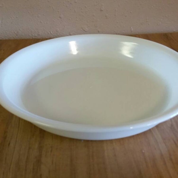 Vintage Solid White 9.75 inch  Pyrex White Milk Glass Pie Plate Cooking Tool Simplistic Style