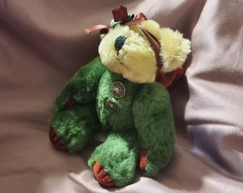 Collectible 5.5 inch "Arianna, Green and Red Christmas Angel" Boyd's Bear Christmas Ornament, Red Bows and Original Tags