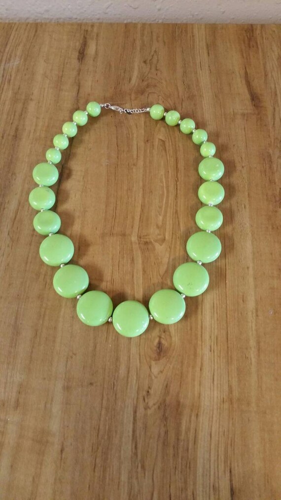 Bright Green Plastic Bead  20 inch Expanding Beade