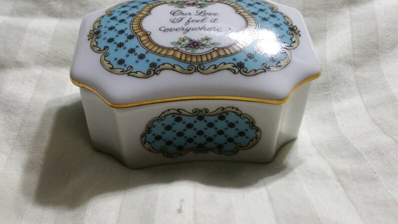 On Sale Kate Lloyd Jones Melodies of Love Porcelain Small Our Love I feel it Everywhere Working Music Box or Jewelry Box or Ring Holder
