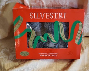 Working, Silvestri, 10 White Pine Cones, Christmas Light String, Holiday Decor, Original Box, 25 foot Green Cord