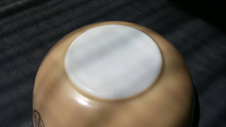 On Sale Very Rare Tan and Gold Hex 4 Quart Pyrex Promotional Mixing Bowl Retro Kitchen Baking Dish 404