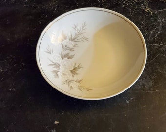 Noritake Simone, Bedla, tazón de sopa o cereal de 7.40 pulgadas, porcelana fina, línea dorada interna, flores blancas, hojas de color canela, hecho en Japón