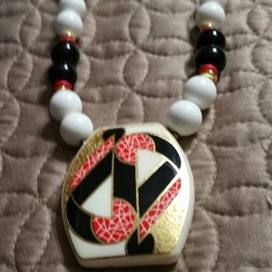Red, Black and White Bead 22 inch  Chunky Beaded Necklace Art Deco Style Plaster Pendant Costume Jewelry Fashion Accessory