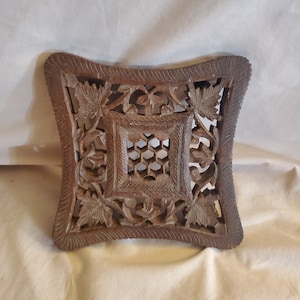 Made in India, Square Wooden Trivet, Hand Carved Leaf Design, Table Saver, Floral Design, Lightweight Home Decor