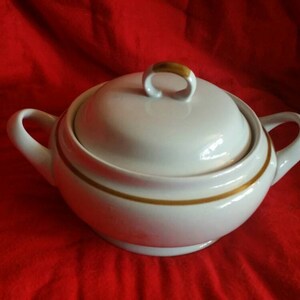Genuine Stoneware, 2 Quart, Round Covered Casserole,  Serving Dish, Replacement China, Vintage Kitchen