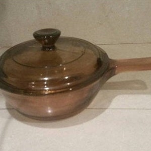 Pyrex Amber Glass Small Visions Cookware Sauce Pan with Lid 1/2 Liter Cooking Pot