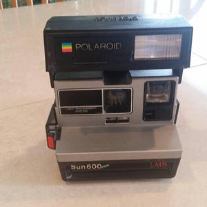 Polaroid  Instant Sun 600 LMS Camera Collectible Home Decor Vintage Electronic Gadget