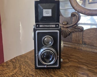1950s Ikoflex Zeiss Ikon Black and Silver Chrome Camera, Zeiss