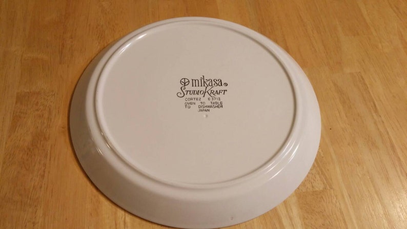 On Sale Mikasa Studio Kraft 10 58 inch Cortez Pattern DinnerChop Plate Vintage Kitchen Replacement Dish