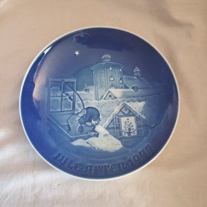 Copenhagen Christmas, 1977 Collectible Plate, 7.10 inch, Village Scene, Made in Denmark, Danish Porcelain, Christmas Plate