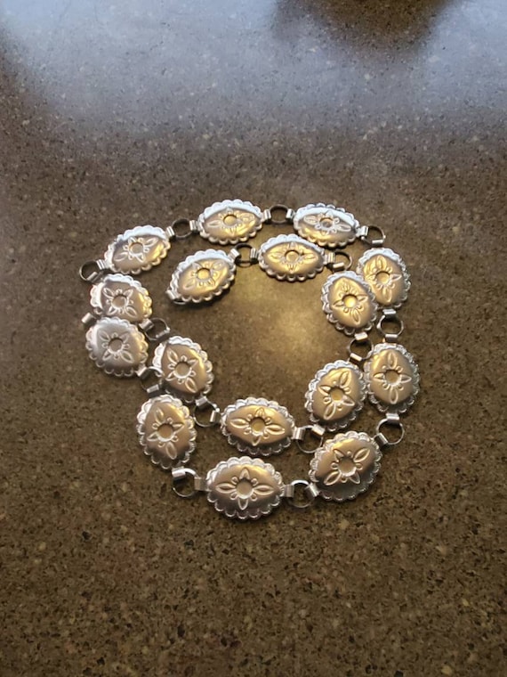Southwestern Style, Oval Concho, 32 Inch, Fiesta Silver  display picture 2