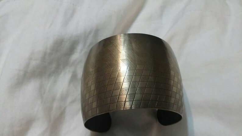 On Sale Collectible Bling Copper Embossed Cuff Bangle Bracelet Costume Jewelry Fashion Accessory
