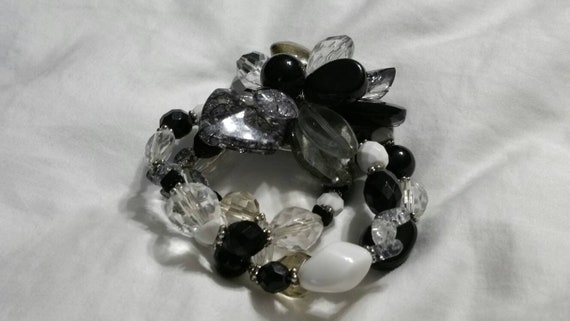 Black, Clear and White  Beaded and Silver Toned, … - image 2