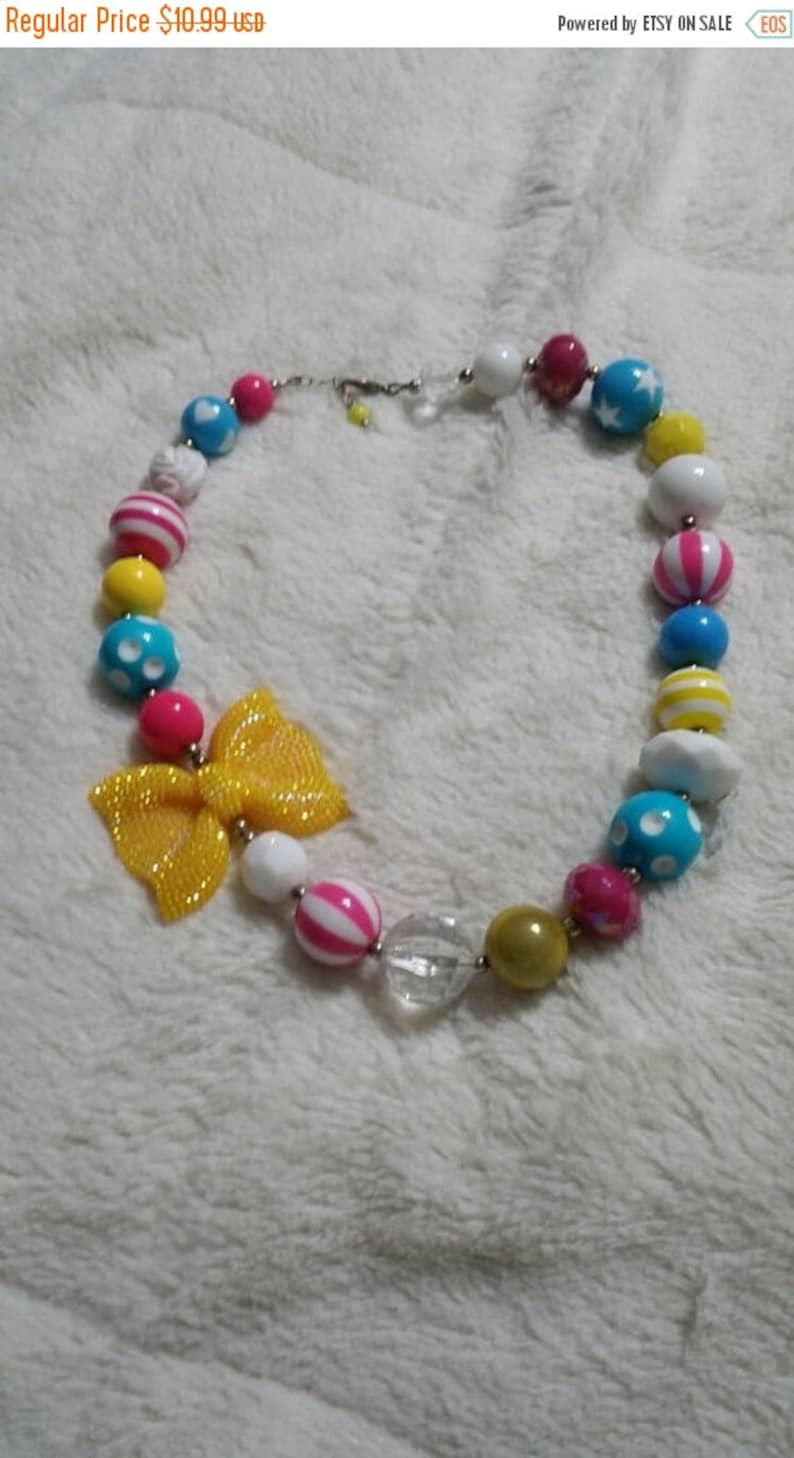 On Sale Bright Spring Colors with Yellow Glittery Bows Plastic Beaded 18 inch Necklace Circus Style Costume Jewelry Fashion Accessory
