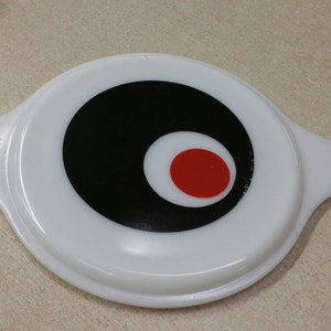 Large Pyrex Promotional, Moon Deco Pattern, Cinderella Style Flat Lid, Black Spot with Red Circle, 25 -C 2 T