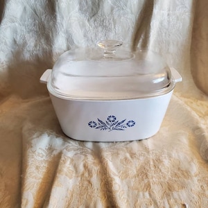 P-84- B, Pyrex Blue Cornflower, 4 Quart Square Serving Baking Dish or Dutch Oven Corning/Pyrex Ware with Glass Lid