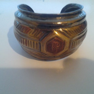Inexpensive Bling Gold Toned Floral Bangle or Cuff Oval Bracelet Costume Jewelry Fashion Accessory