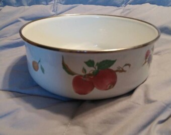 Made in Indonesia Apple, Raspberry and Nut Enamel Serving Bowl Nesting Dish