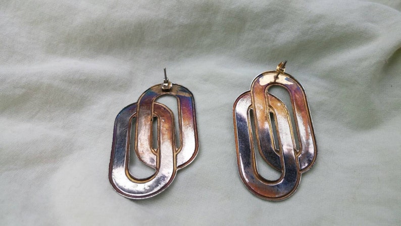 On Sale Art Deco Style Oval Blue and Off White Rounded Earrings Costume Jewelry Fashion Accessory