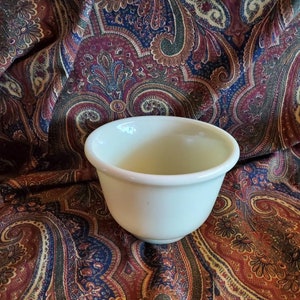 Off White, Hamilton Beach, 6.70 inch Heavy Glass Mixing Bowl or Serving Dish, Made in Racine, Wisconsin