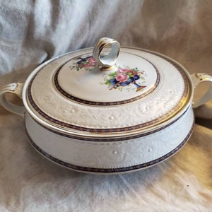 Rare Find, Alfred Meakin, Argyle Pattern, Casserole Dish, Flower Vase Center, Gold Laurel On Blue, Made in England, Rare Find
