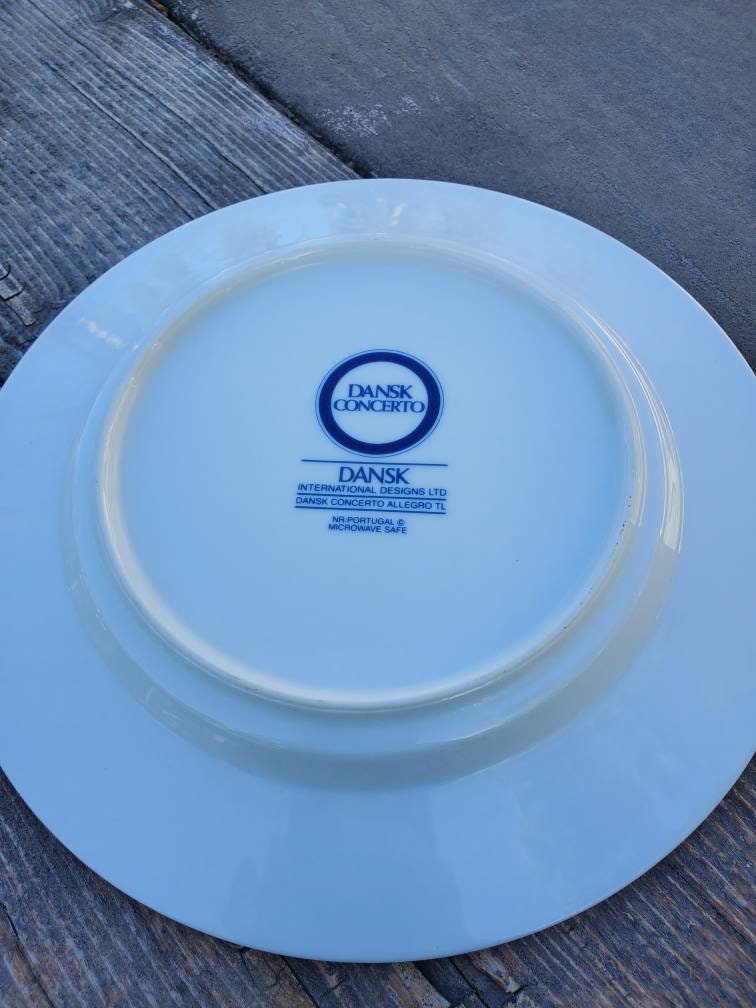 Dansk Concerto, Allegro Blue, 2 Blue Bands on Rim 9 Salad/luncheon