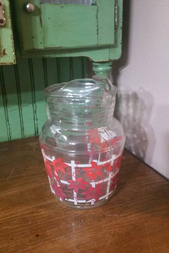 Anchor Hocking, Red Poppies on Fence, 86 ounce Serving Pitcher with Ice Chip Catcher