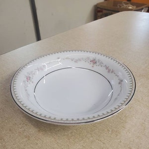 Noritake Fairmont, 5.5 inch Small Berry or Sauce Bowl, Green Dots, Pink Roses, Platinum Trim, Platinum Trim, Discontinued Pattern