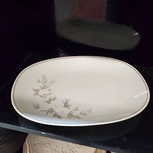 Noritake Simone, Bedla, 11.40 inch Oval Platter, Fine China, Inner Gold Line, White Flowers, Tan Leaves, Made in Japan