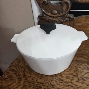 Corning Ware, Buffet Server, 1.75 Quart Round Serving Bowl, B-1 3/4 Solid White Dish with Handles