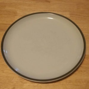 Denby Langley Camelot Dark Green, 10.20 inch Dinner/Chop, Light Green Stoneware Plate,  Replacement Dish