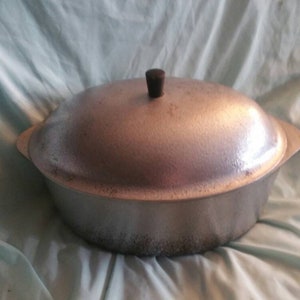 Well Loved Vintage Kitchen &quot; Super Maid&quot; Aluminum Large Oval Self Basting Metal Dutch Oven Mid Century Cooking Pot