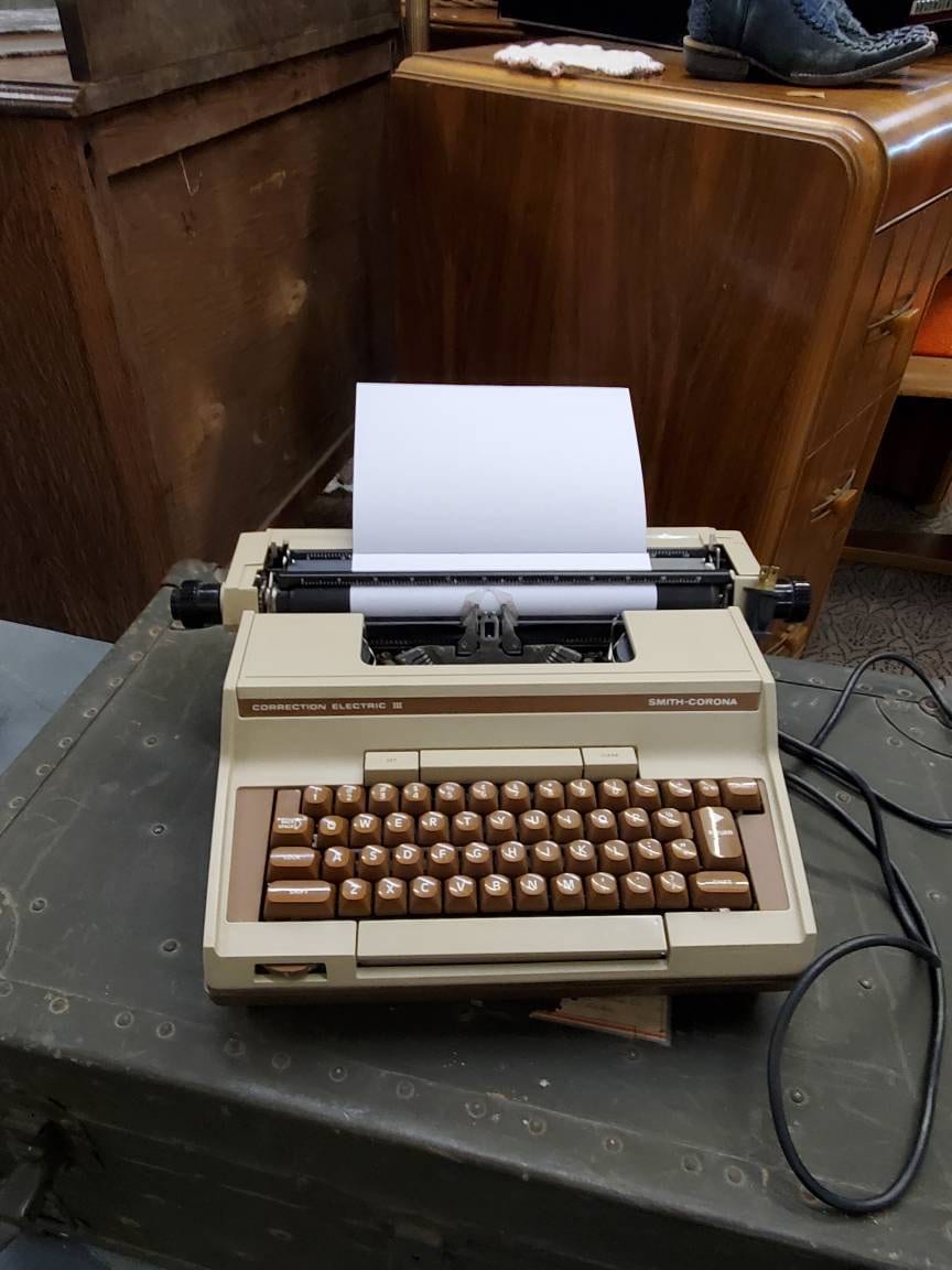 Working Smith Corona, Correction Electric III, Brown and Tan