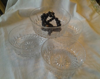 Set of 4, Arcoroc or Slcoloc Glass Serving Bowls with Sunburst Design Collectible Glass