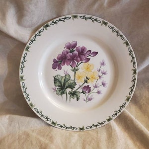 Thomson Pottery, Floral Garden, Geraniums Design,  10.5 inch Stoneware Serving,  Dinner or Chop Plate, Made in China