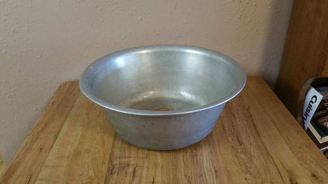 Rustic Extra Large Kewaskum Utensil Company Aluminum Lightweight 15