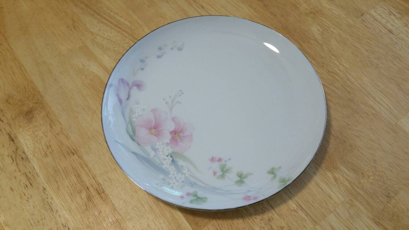 Couture Fine China Pretty Bouquet Inch Salad or Dessert Plate MD