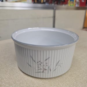 Ciotola per soufflé in gres Noritake da 8 pollici, modello &quot;Woodstock&quot;, realizzata in Giappone, da collezione, Primastone, grigio e tortora, erbe selvatiche