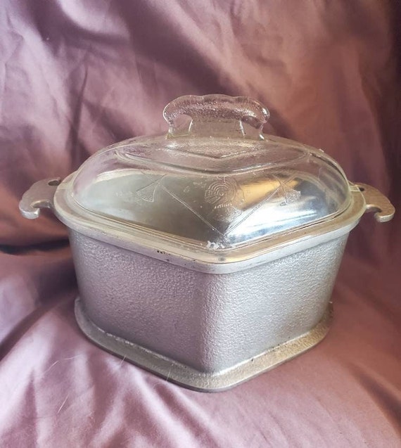Herzförmige Guardian Pan Metall Auflaufform oder Vintage Übertopf mit Original Glasdeckel