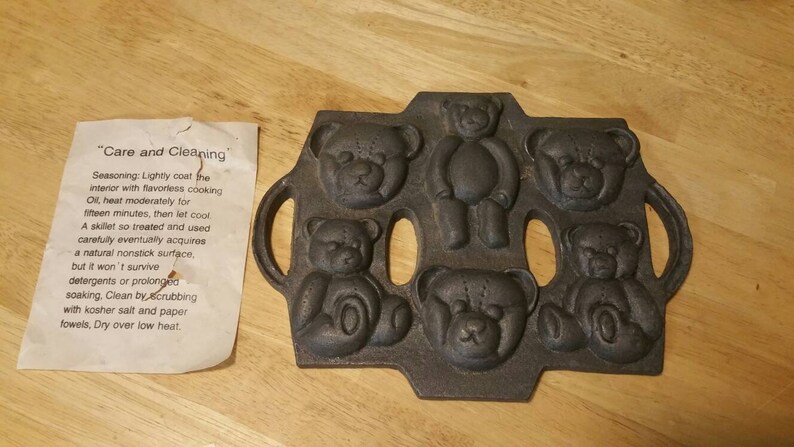 On Sale Cast Iron Teddy Bear Cornbread Pan or Cookie Mold Baking Pan