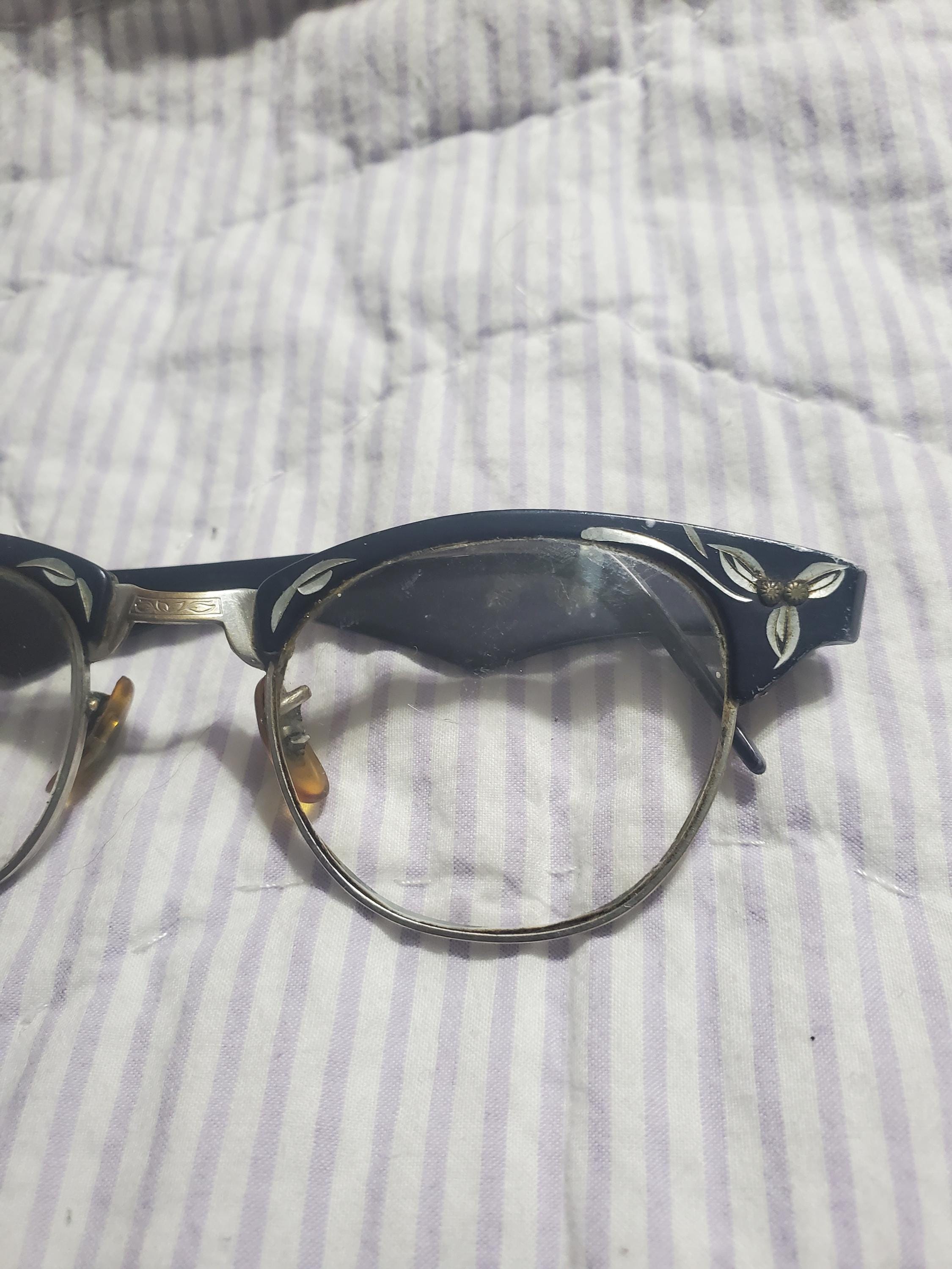 Vintage Black and Silver Cat Eyed Reading Glasses, Aged  display picture 1