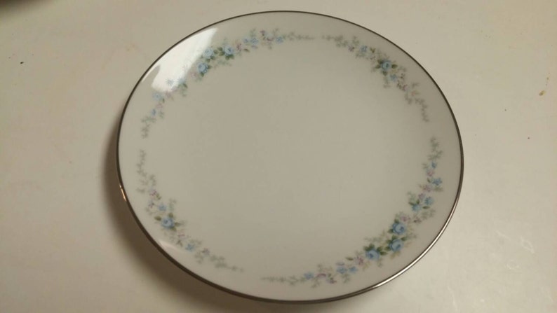 On Sale Noritake Roseberry 6.5 inch BreadButter Serving Plate Fine China Made in Japan Replacement Dish with Platinum Rim