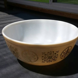 Very Rare Tan and Gold Hex  4 Quart Pyrex Promotional Mixing Bowl Retro Kitchen Baking Dish 404