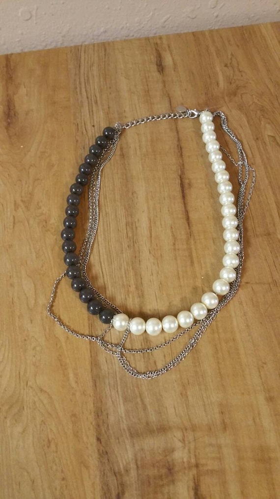 Perle finte e perline grigie da 20 pollici con collana a tripla catena  tonica argento Accessorio di moda per bigiotteria -  Italia