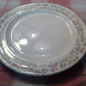 Collectible China Paden City Pottery 7 inch Salad Plate Pink and White