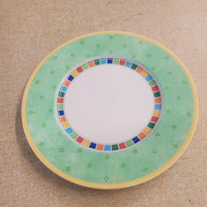 Villeroy and Boch 8.75 inch Salad Plate, Twist Alea Green Verde Pattern, Multicolor Checked Rim, Green Trim China, Dishwasher Safe