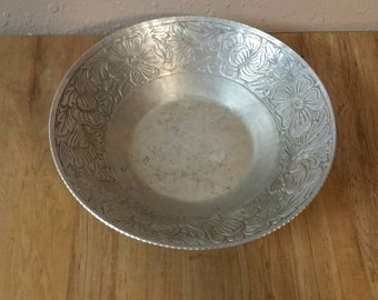 Everlast en aluminium forgé 10,75 pouces bol rond ou plateau de service à pâtisserie conception de fleurs hawaïennes cuisine vintage style ancien monde