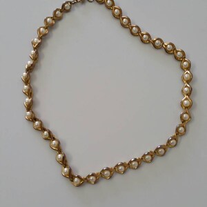 Collectible Bling Gold Toned Chain and Faux Pearl 18 inch   Necklace Costume Jewelry Fashion Accessory